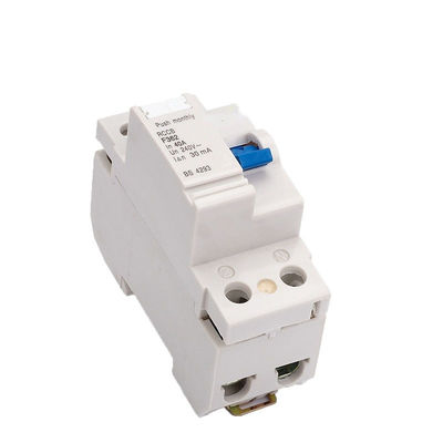 Pemutus Sirkuit Arus Residu Tipe Elektromagnetik 4 Tiang 63A 30ma RCCB
